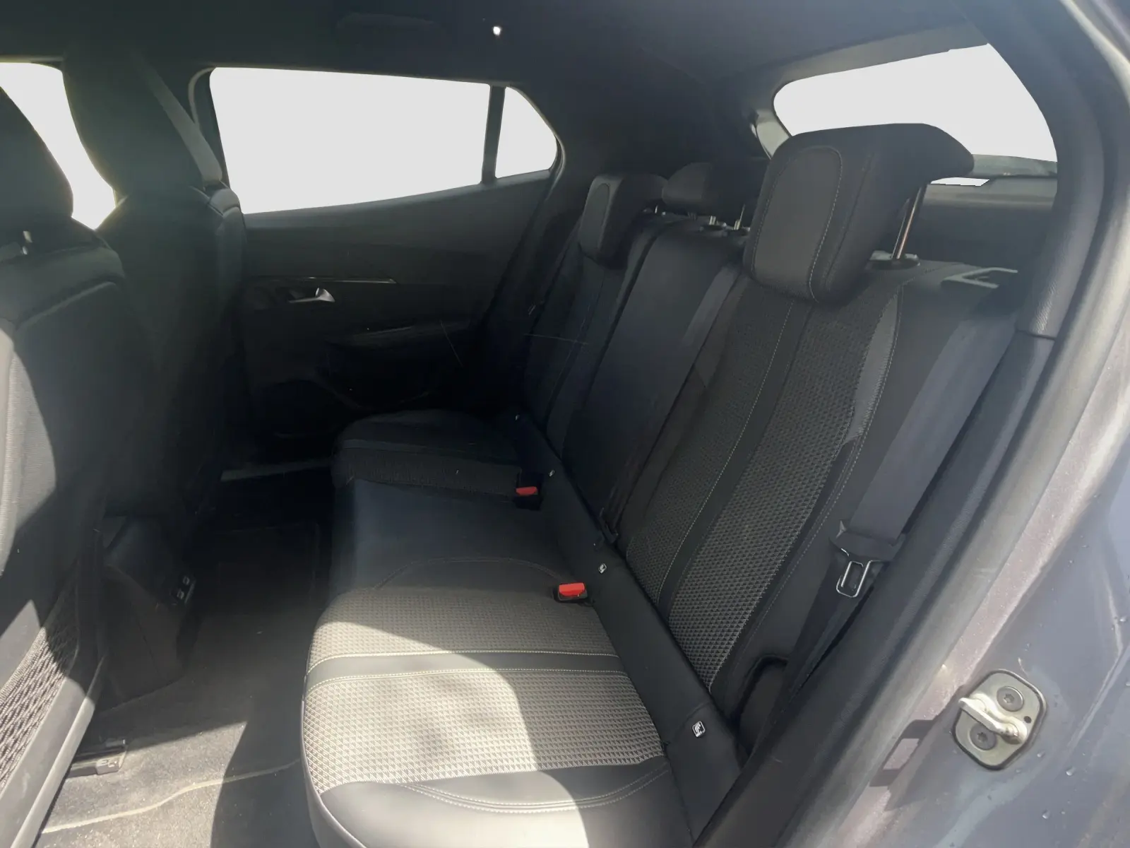 Immagine 10 Peugeot 2008