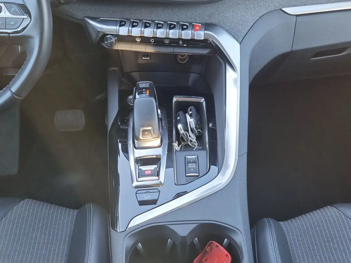 Immagine 11 Peugeot 5008