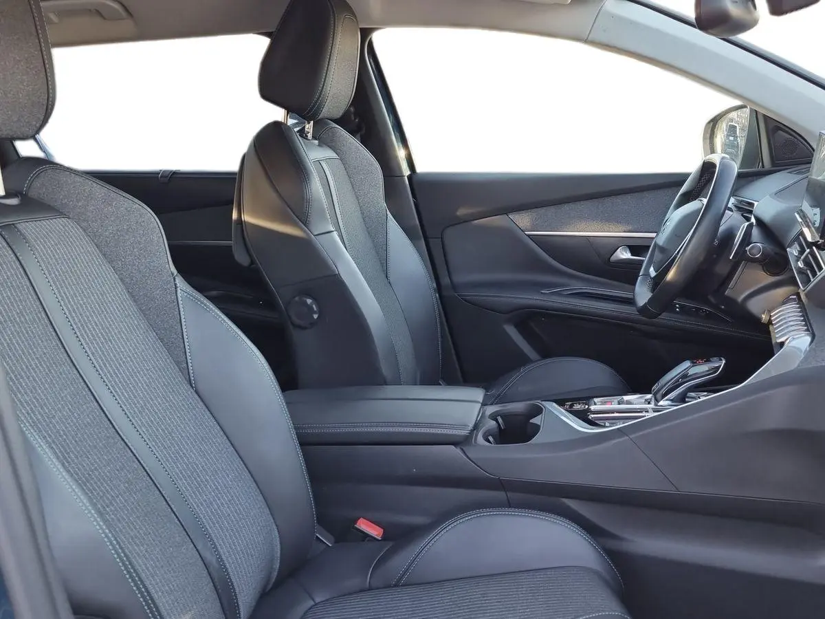 Immagine 15 Peugeot 5008