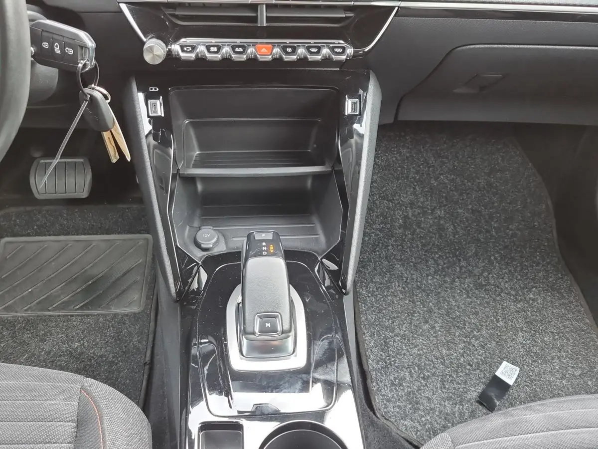 Immagine 11 Peugeot 2008