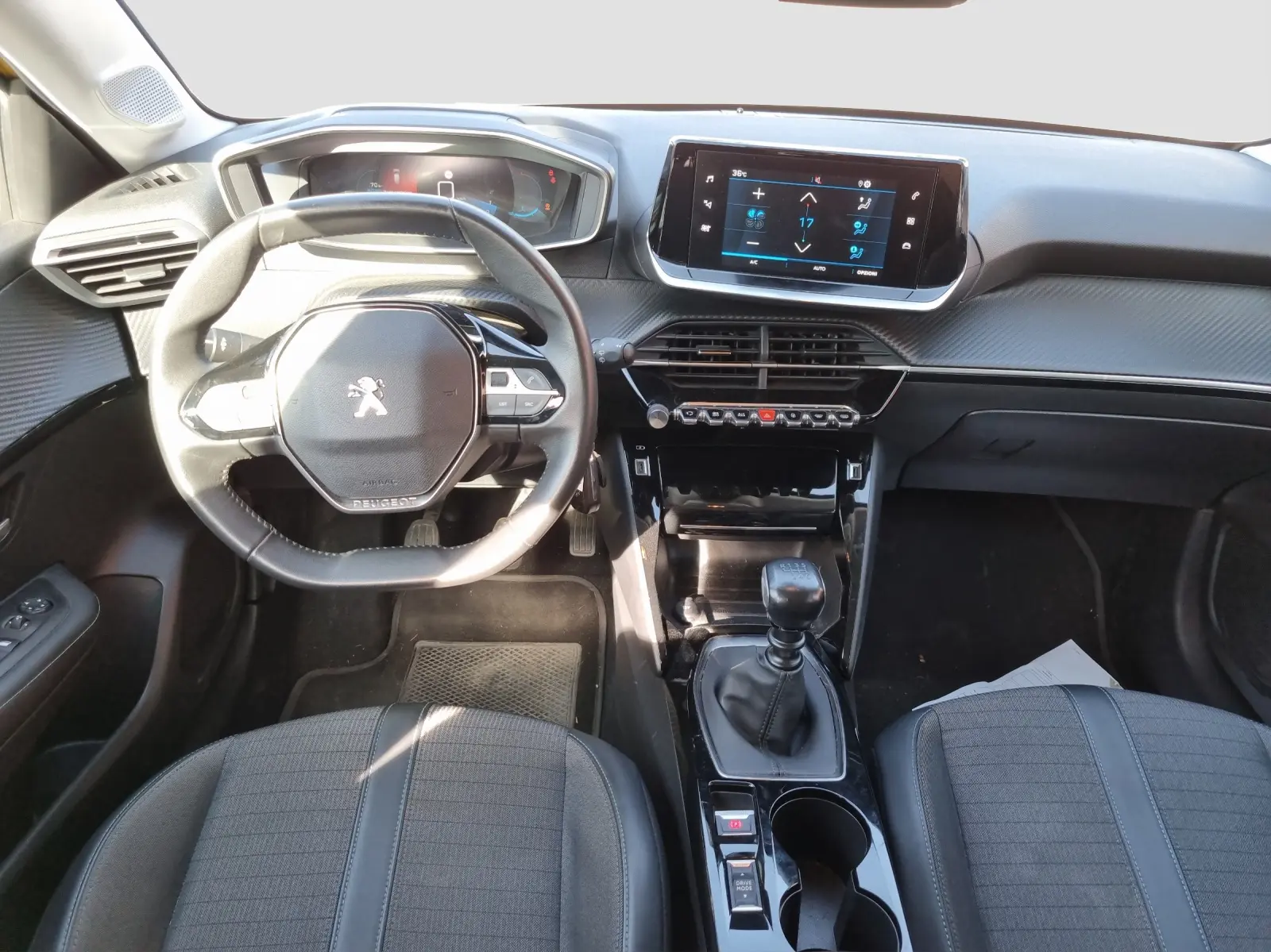 Immagine 13 Peugeot 208