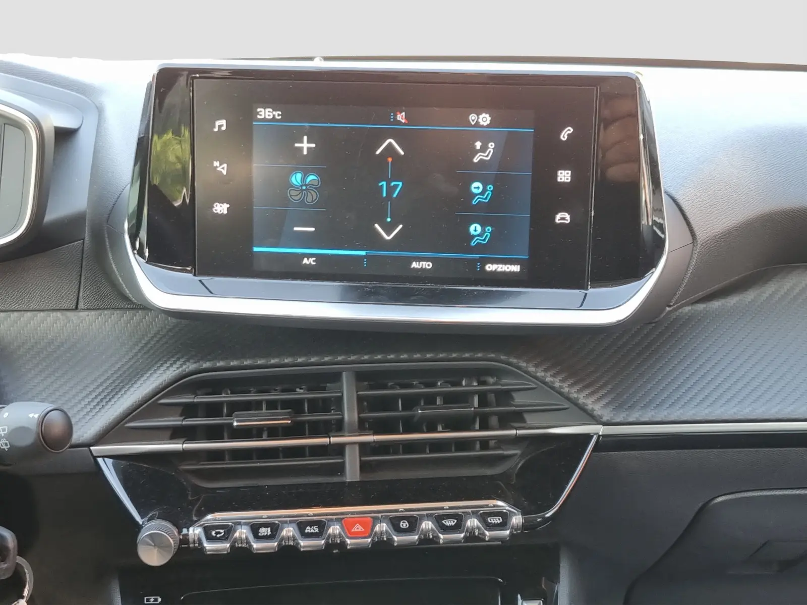 Immagine 15 Peugeot 208