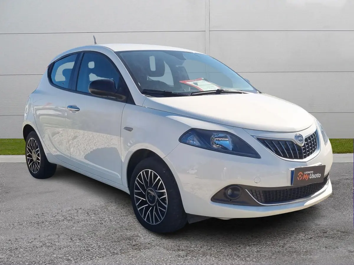 Foto 1 Lancia Ypsilon