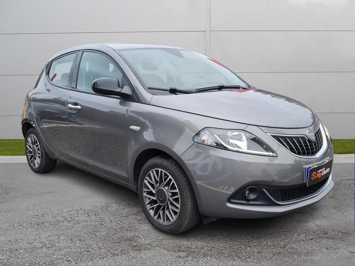Foto 1 Lancia Ypsilon