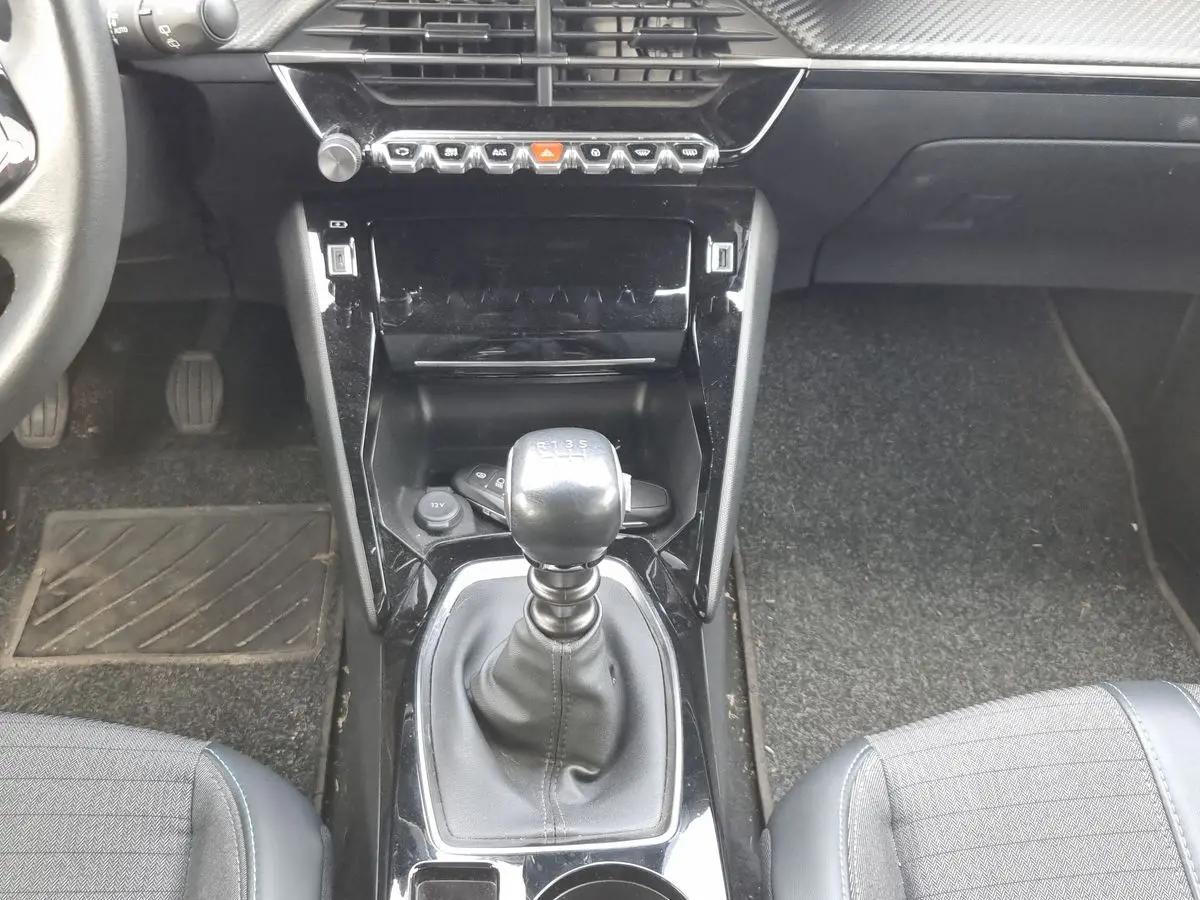 Immagine 11 Peugeot 2008