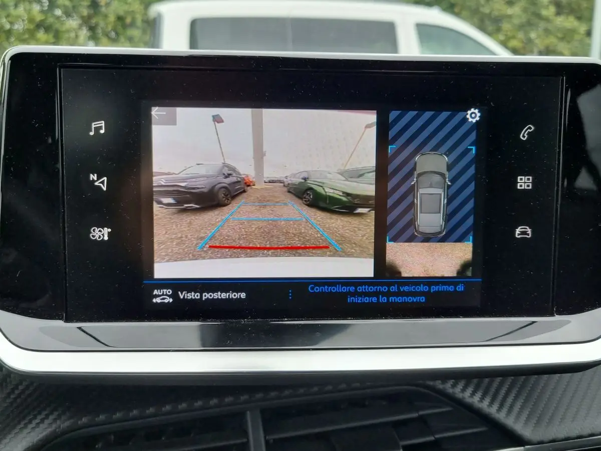 Immagine 16 Peugeot 2008