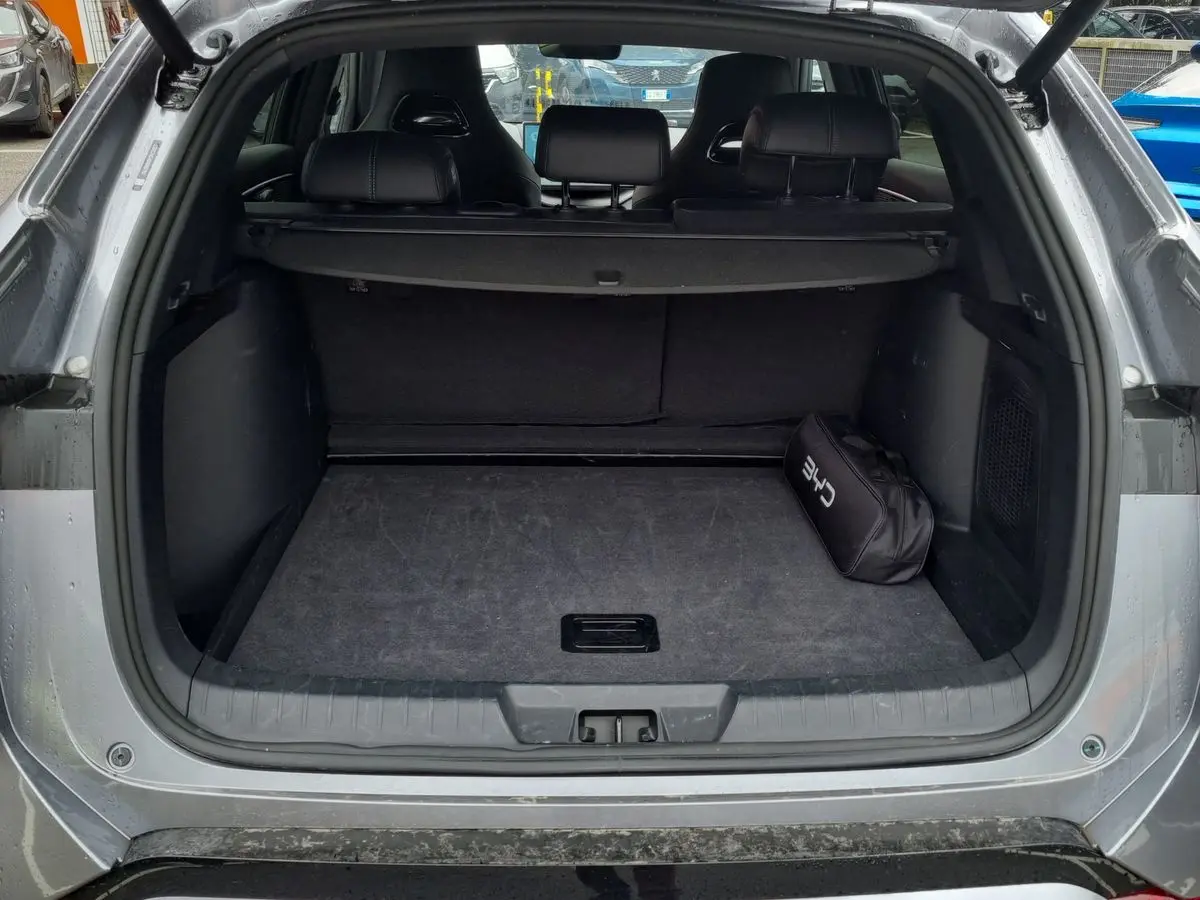 Immagine 7 BYD Seal U DM-i