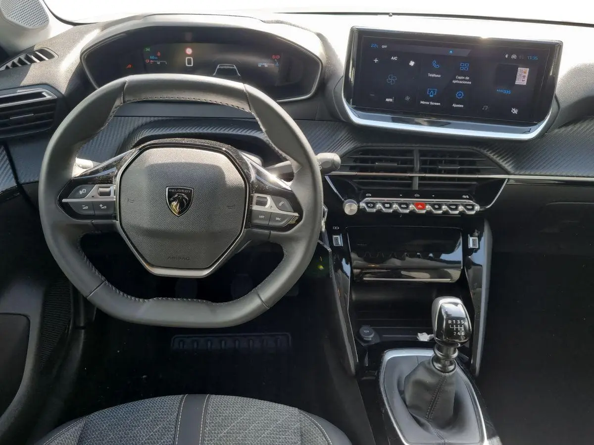 Immagine 10 Peugeot 208