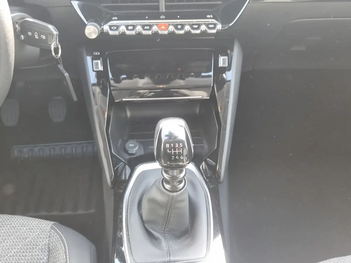 Immagine 11 Peugeot 208