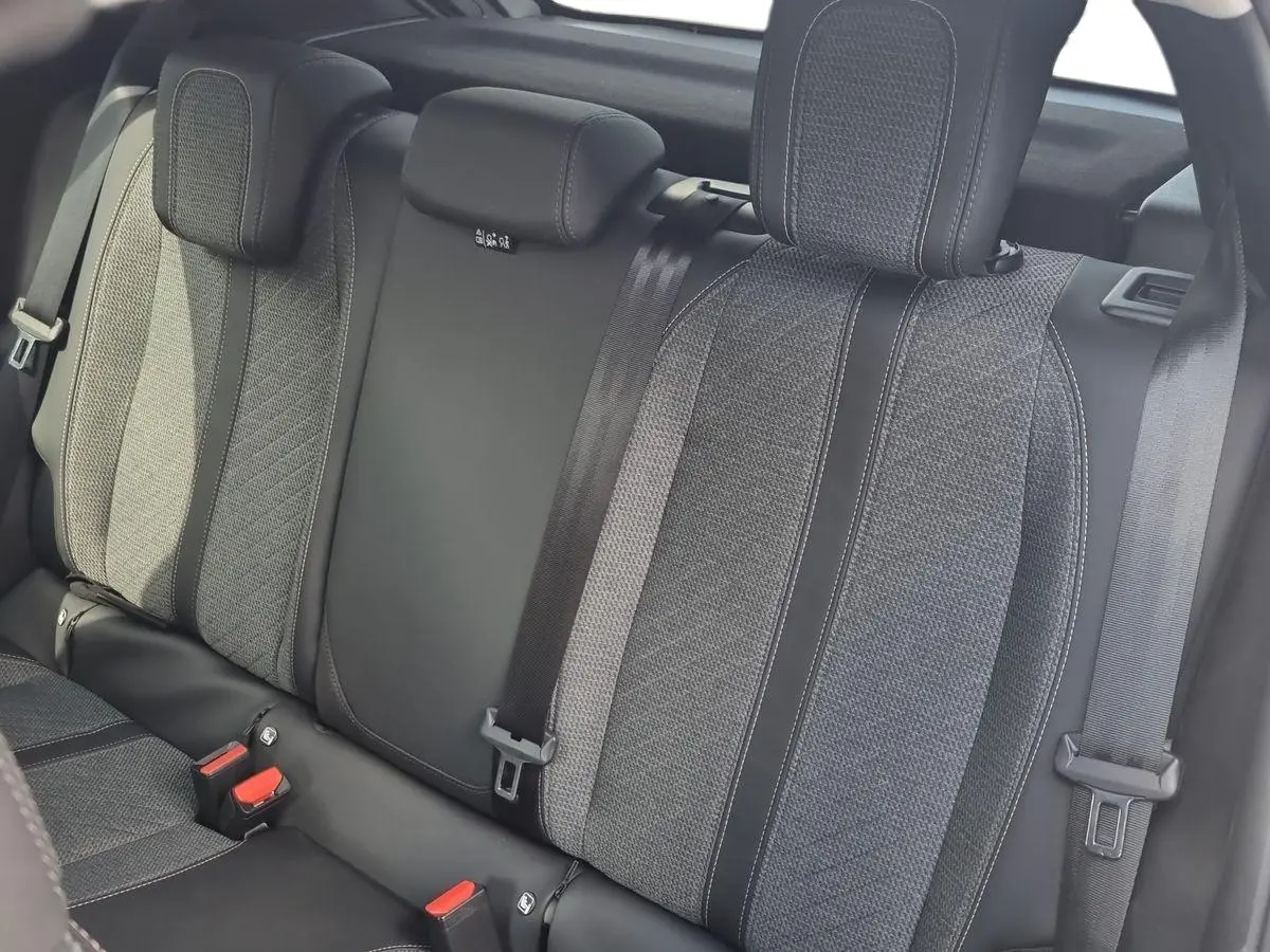 Immagine 13 Peugeot 208