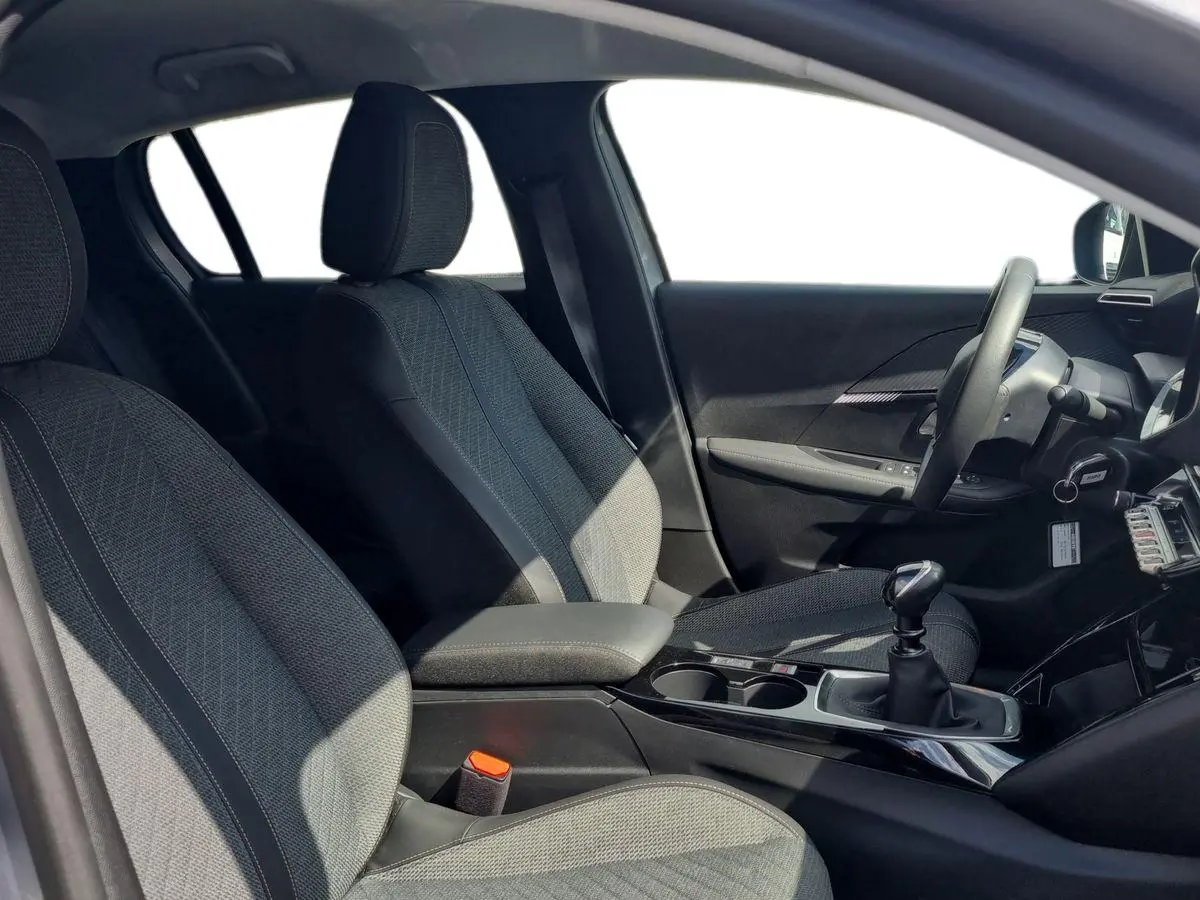 Immagine 15 Peugeot 208