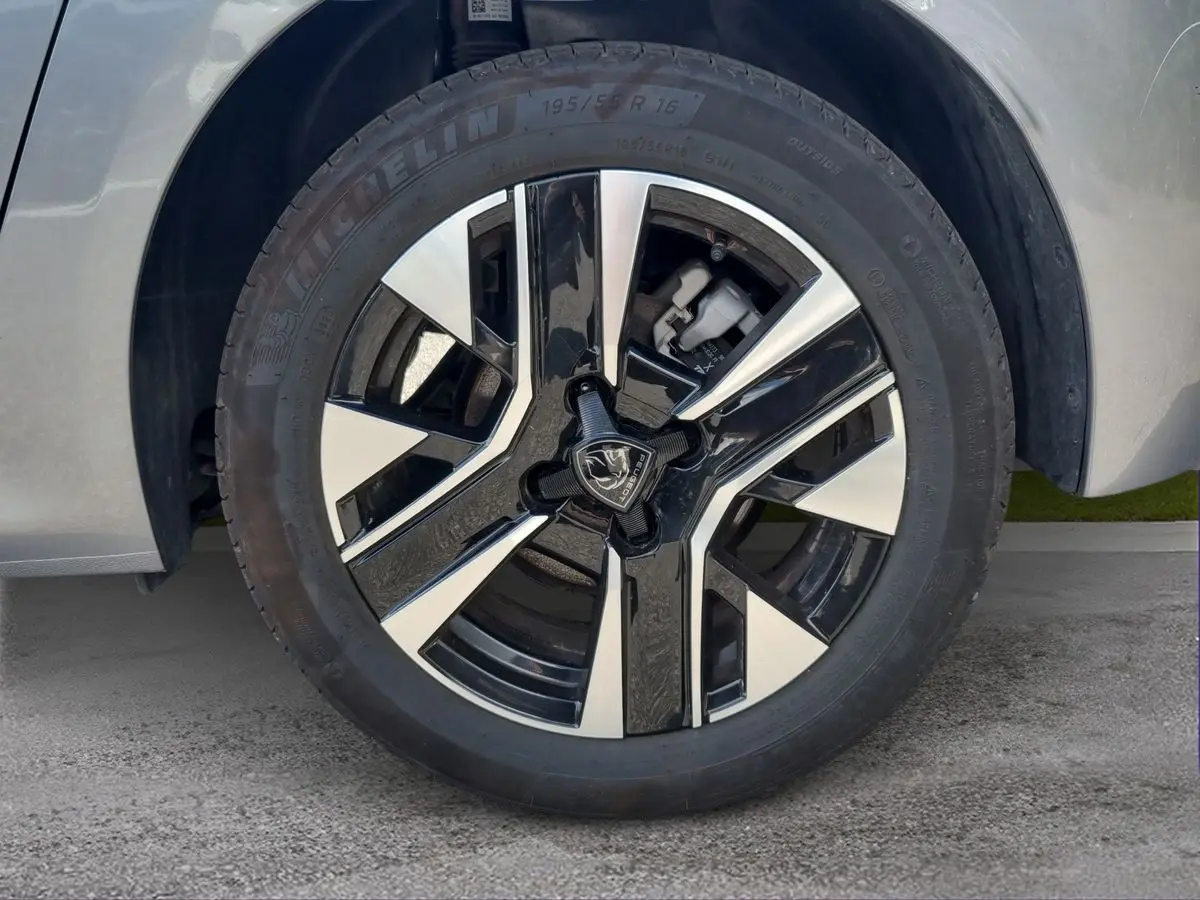 Immagine 8 Peugeot 208