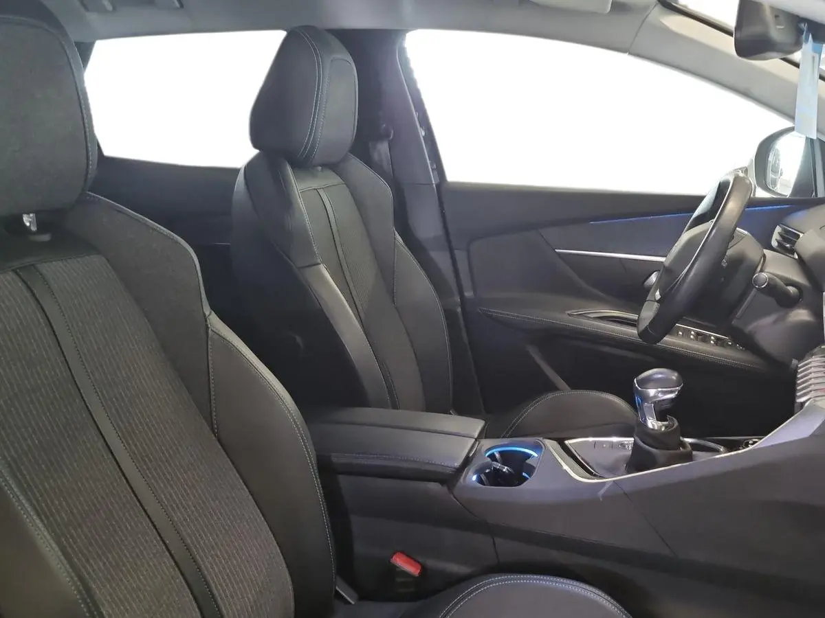 Immagine 15 Peugeot 3008