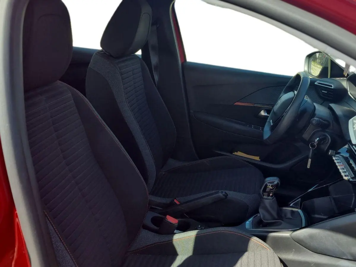 Immagine 15 Peugeot 208