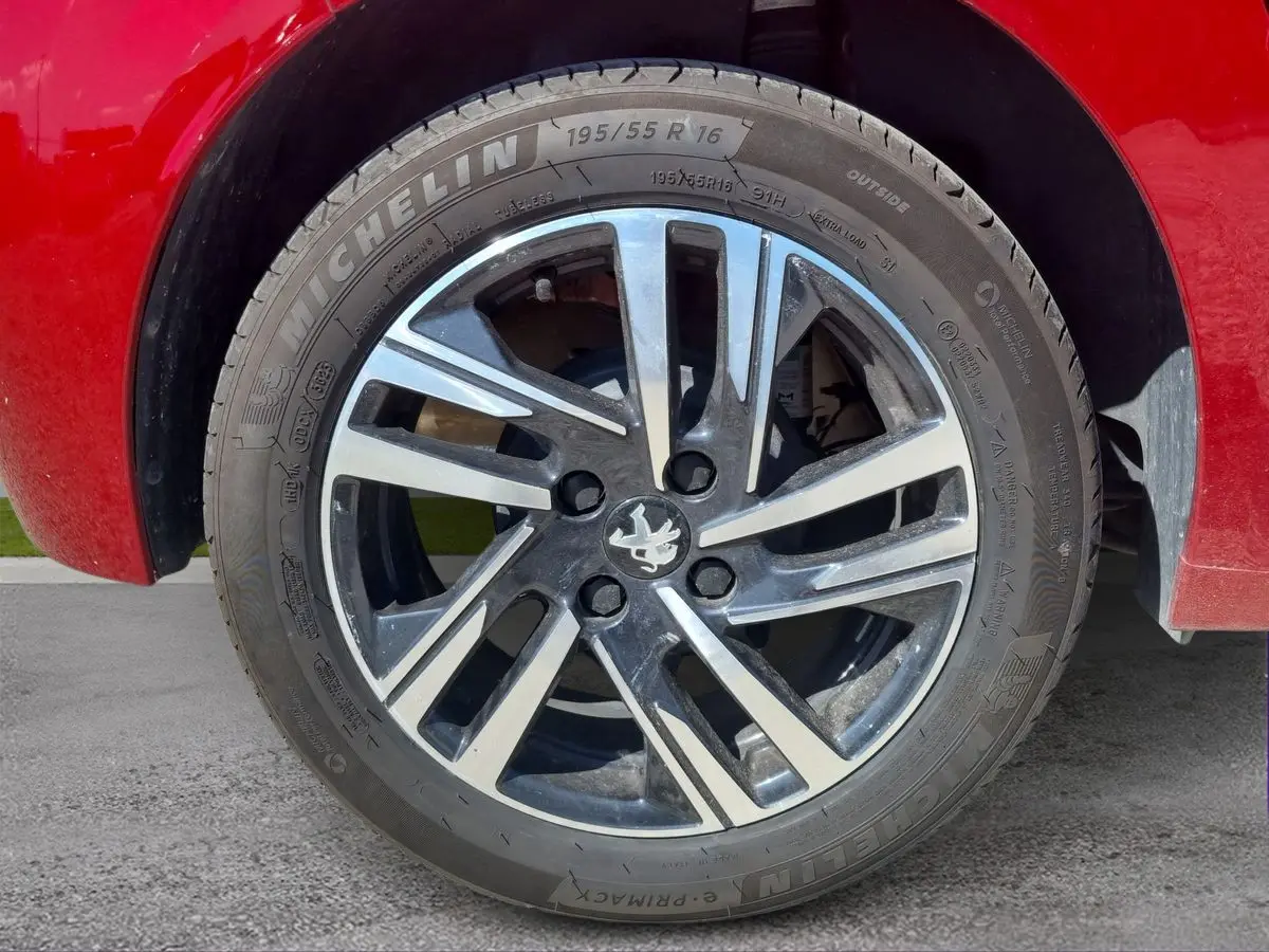 Immagine 8 Peugeot 208