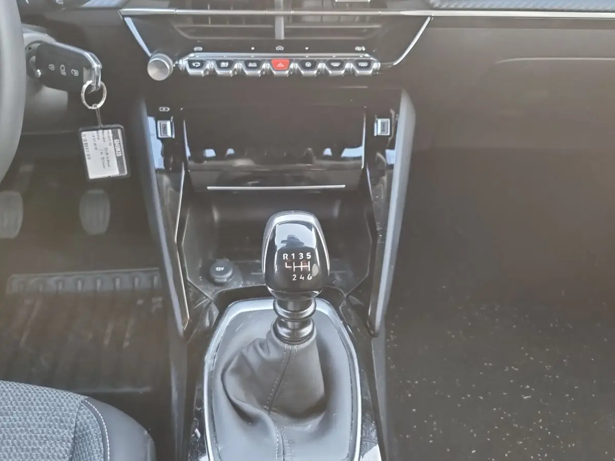 Immagine 11 Peugeot 208