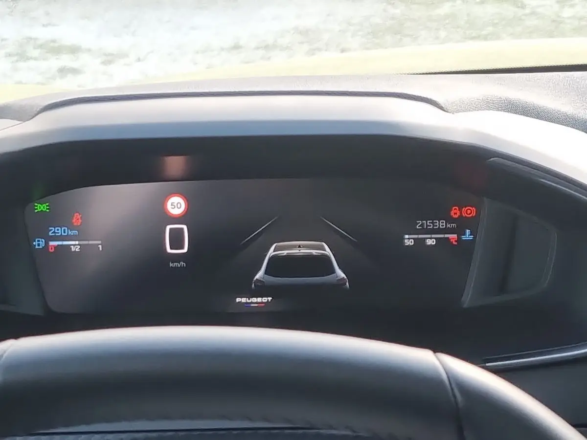 Immagine 12 Peugeot 208