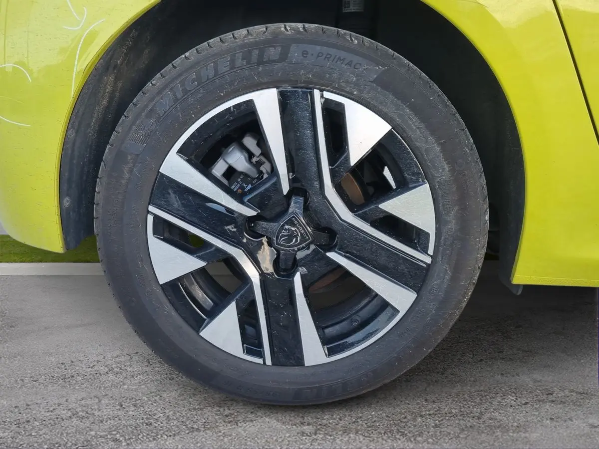 Immagine 8 Peugeot 208