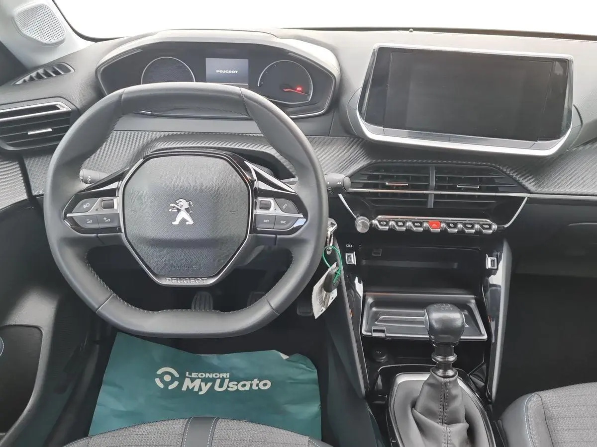 Immagine 10 Peugeot 208