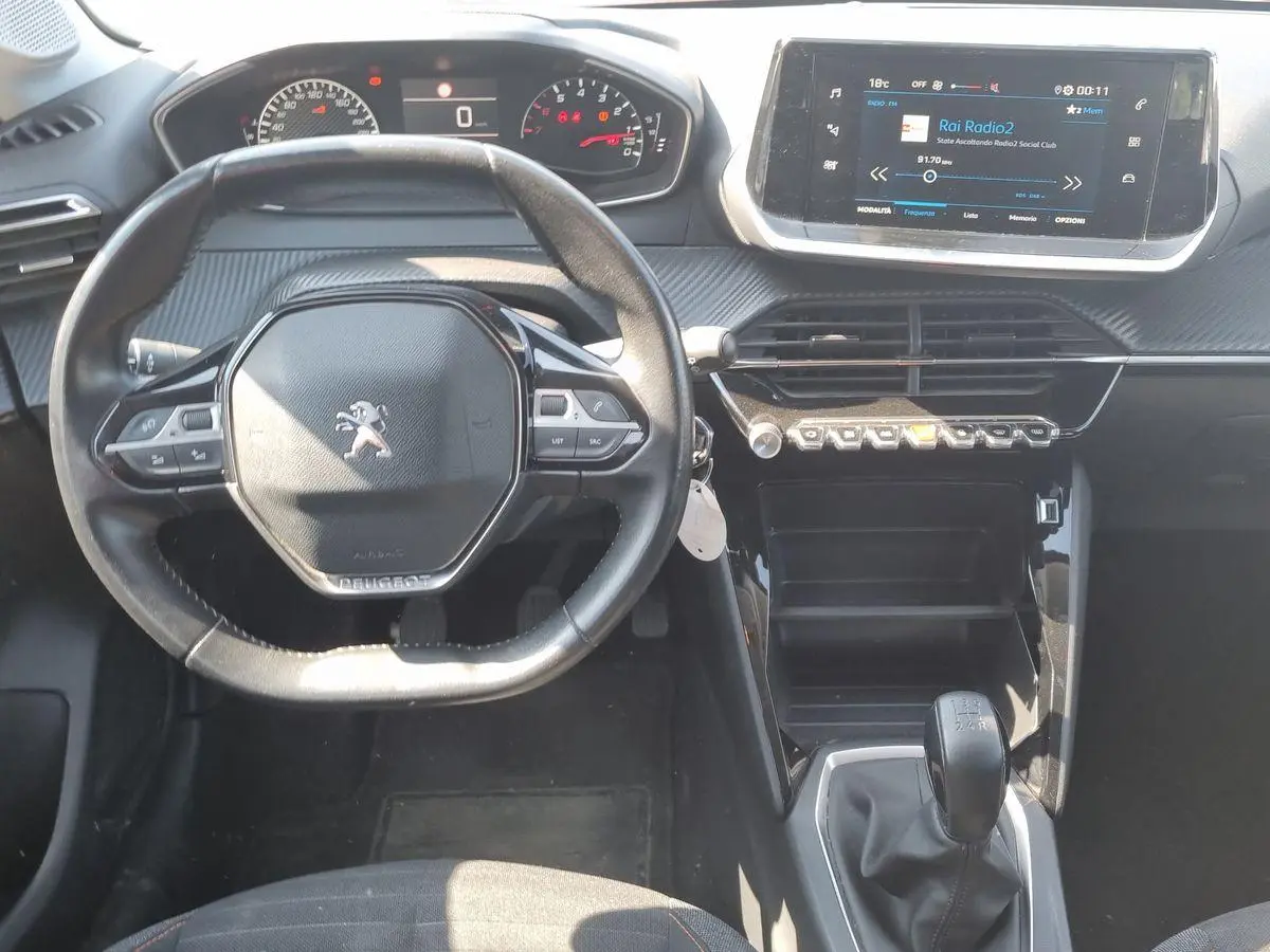 Immagine 10 Peugeot 208