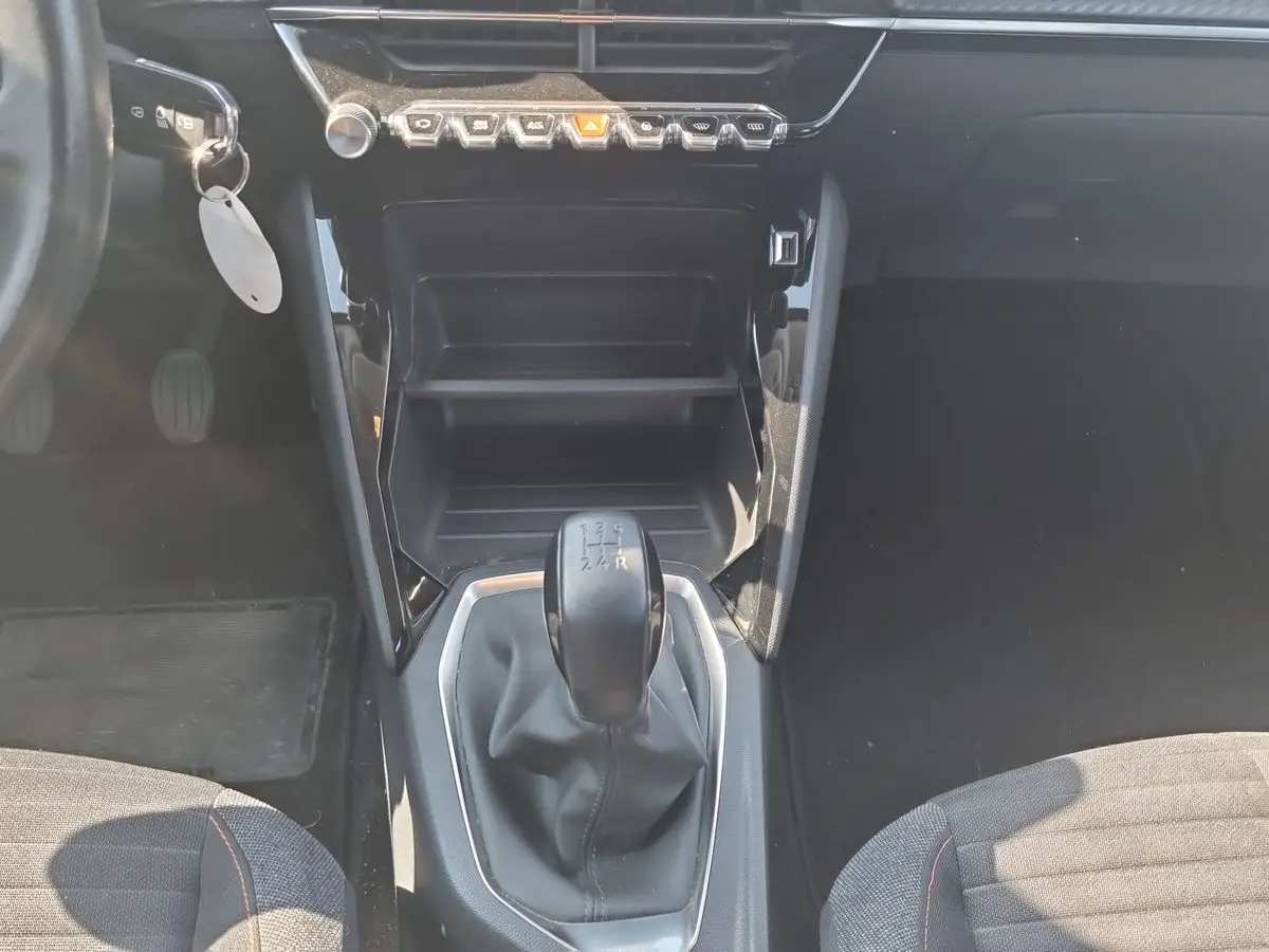 Immagine 11 Peugeot 208