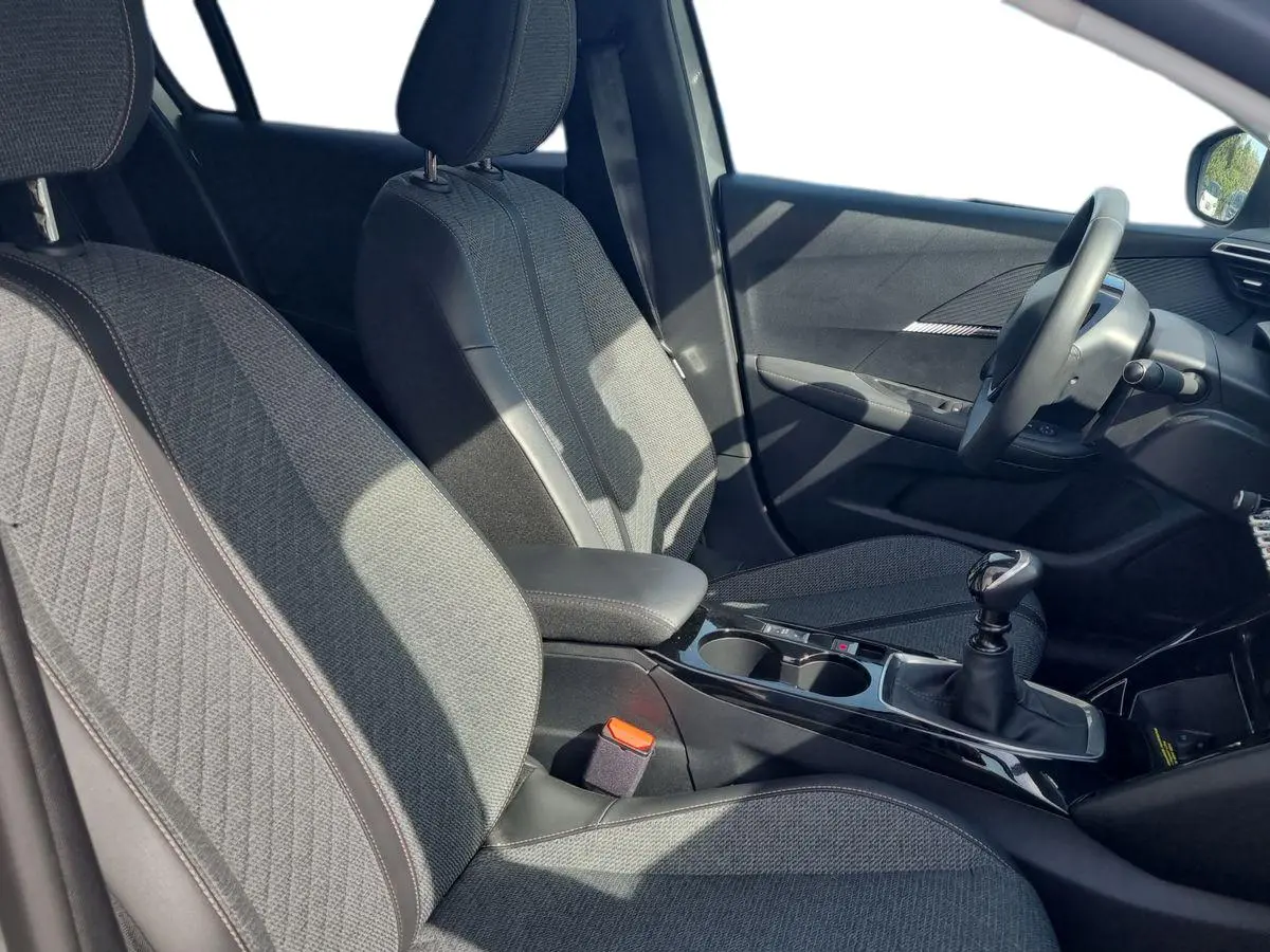 Immagine 15 Peugeot 208