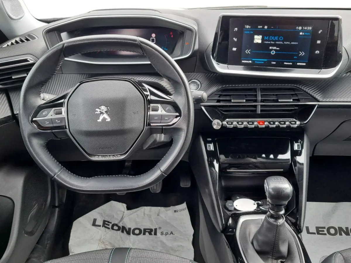 Immagine 10 Peugeot 2008