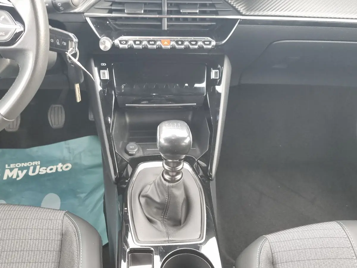 Immagine 11 Peugeot 2008