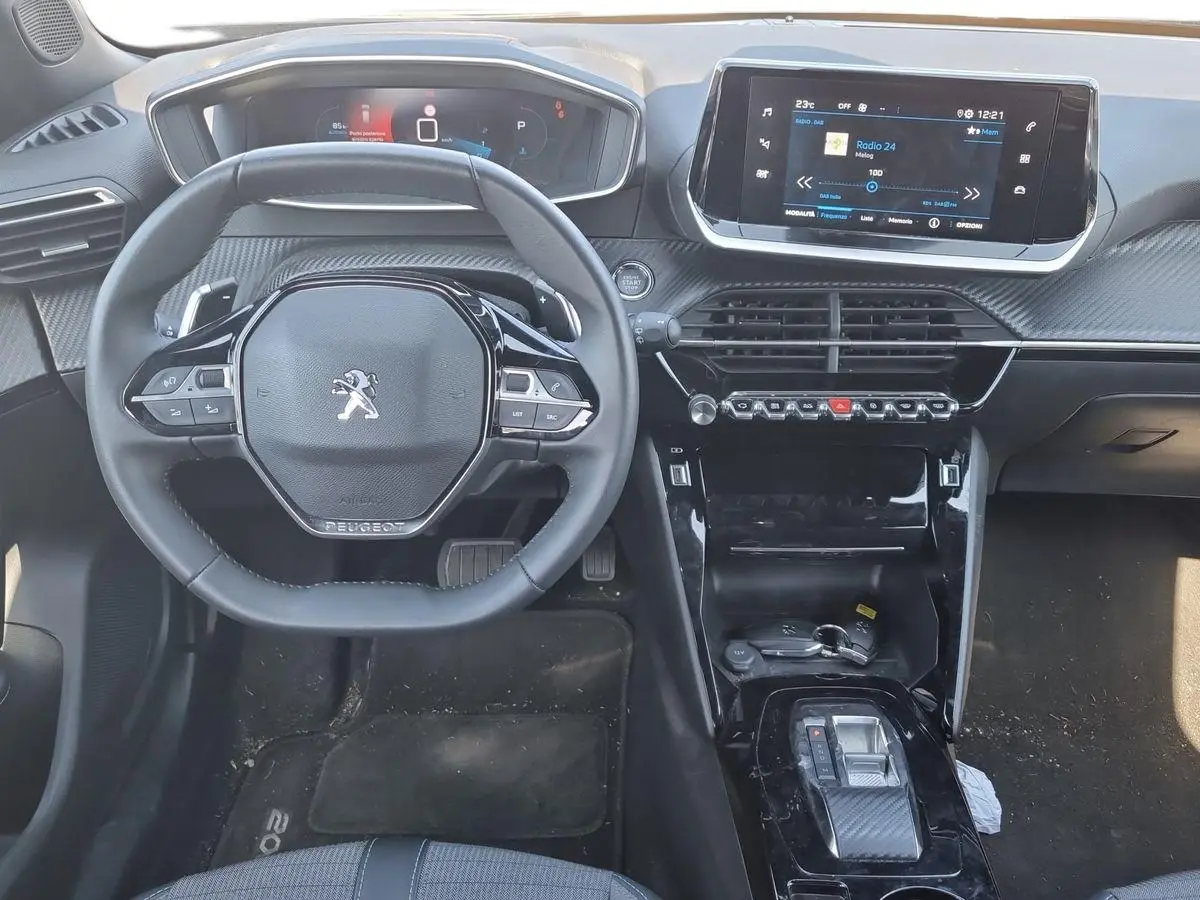 Immagine 10 Peugeot 2008
