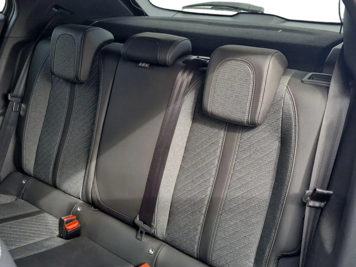 Immagine 13 Peugeot 2008