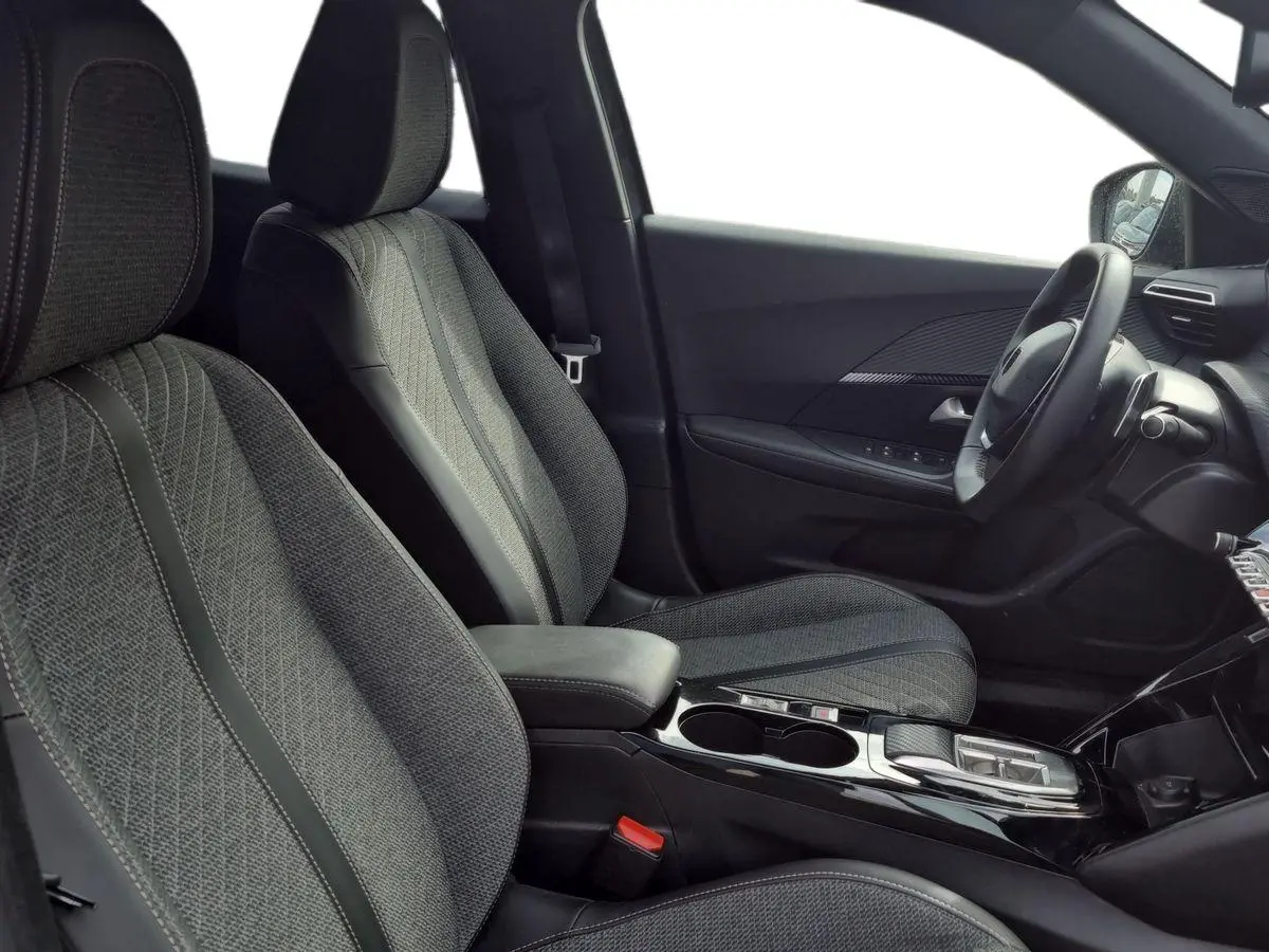 Immagine 15 Peugeot 2008