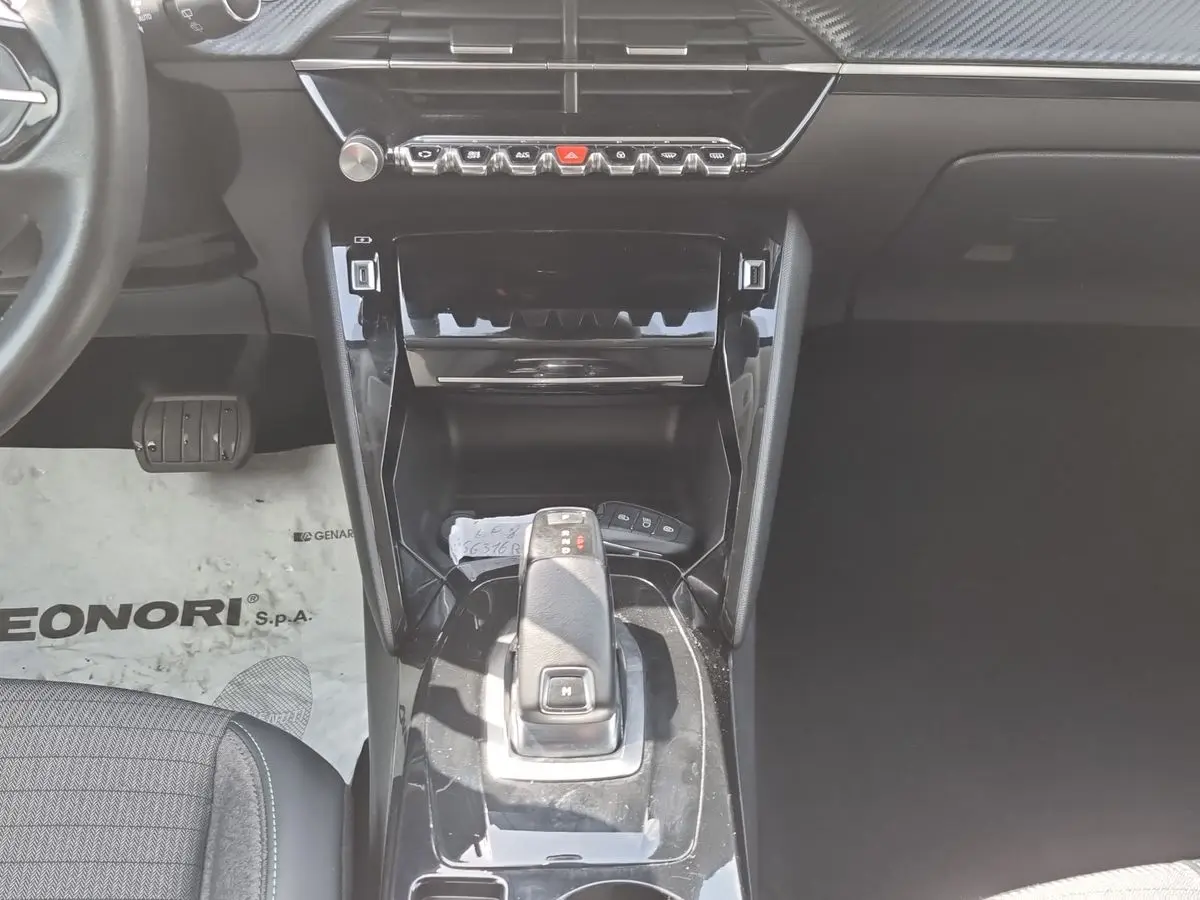 Immagine 11 Peugeot 208