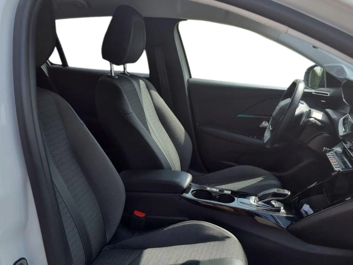 Immagine 15 Peugeot 208