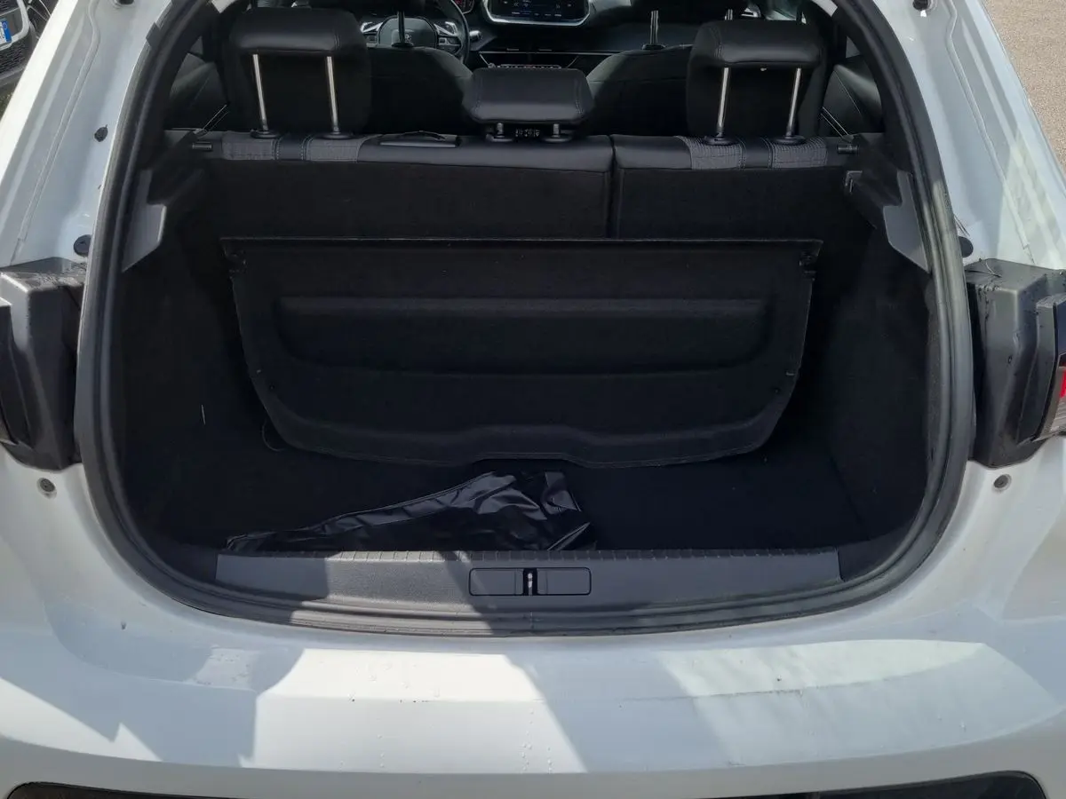 Immagine 7 Peugeot 208