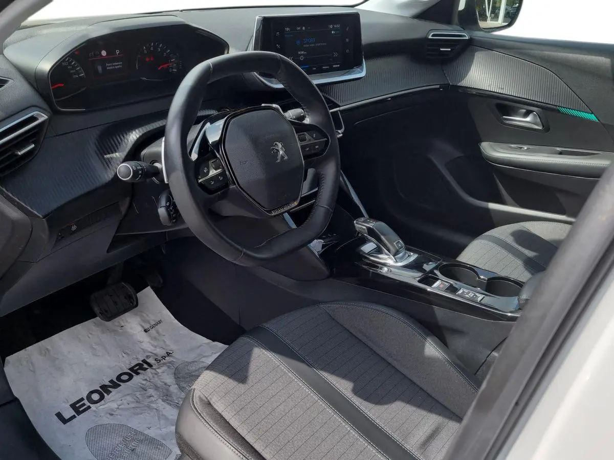 Immagine 9 Peugeot 208