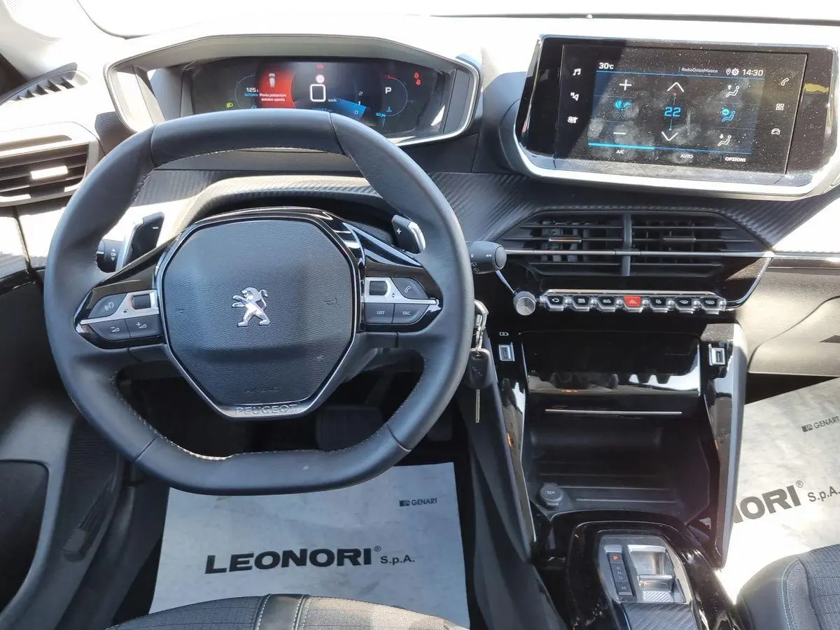 Immagine 10 Peugeot 208