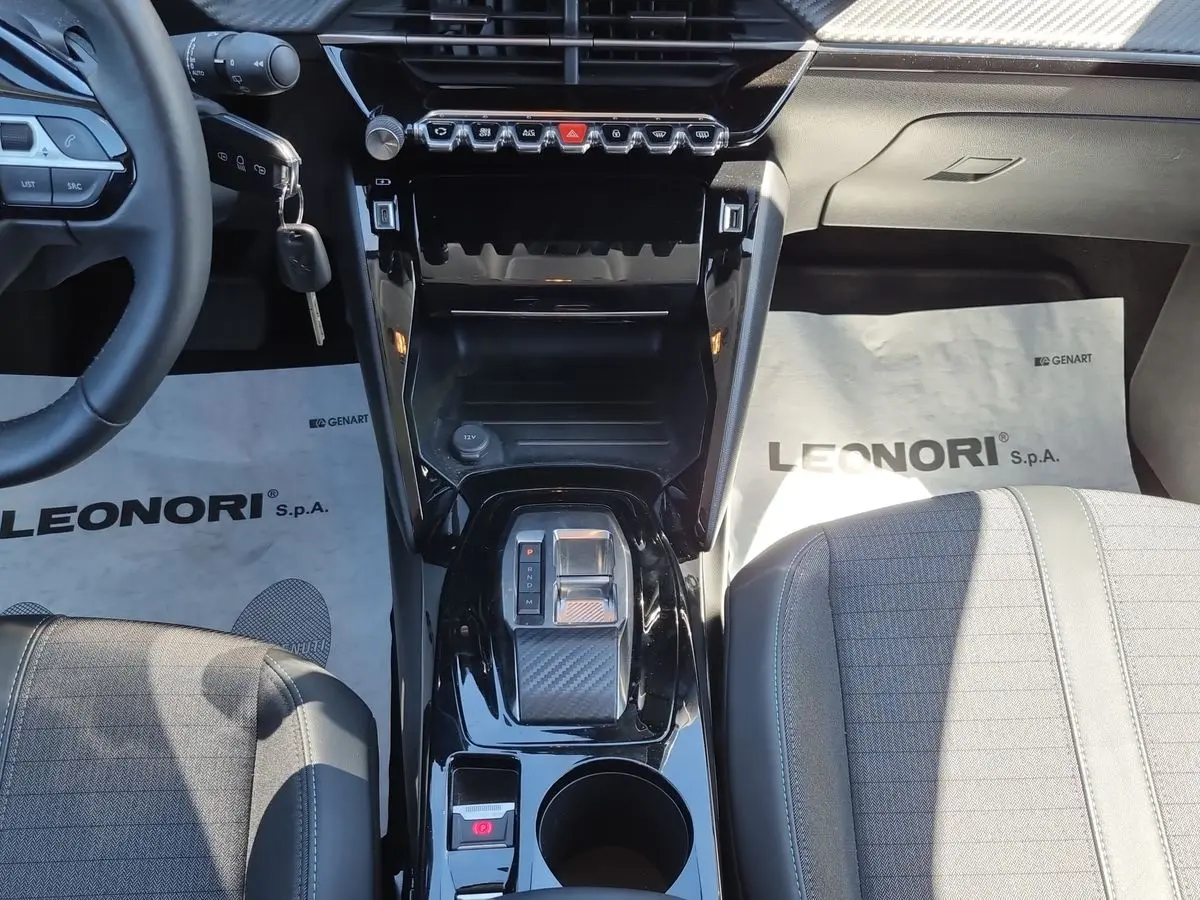 Immagine 11 Peugeot 208