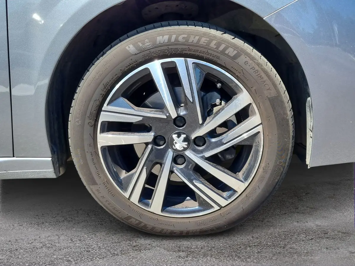 Immagine 8 Peugeot 208