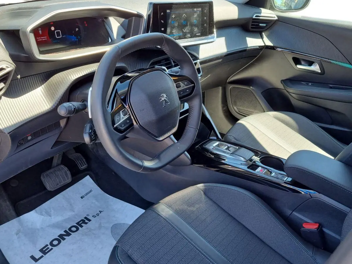 Immagine 9 Peugeot 208