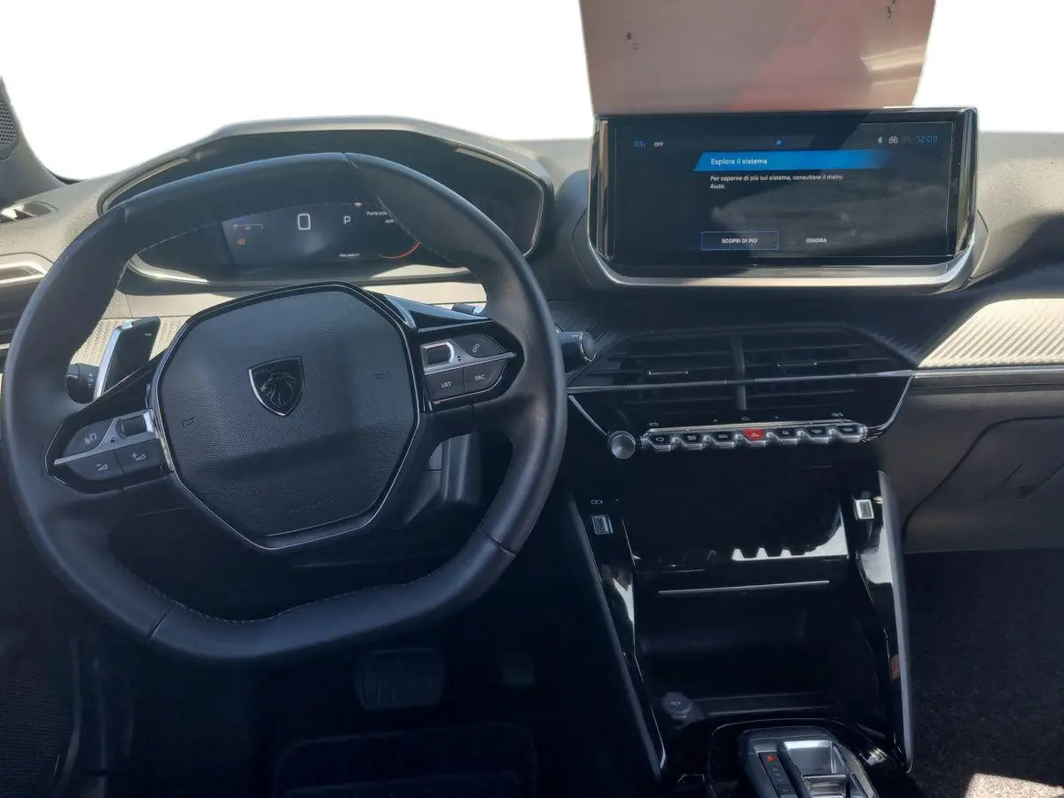 Immagine 10 Peugeot 2008
