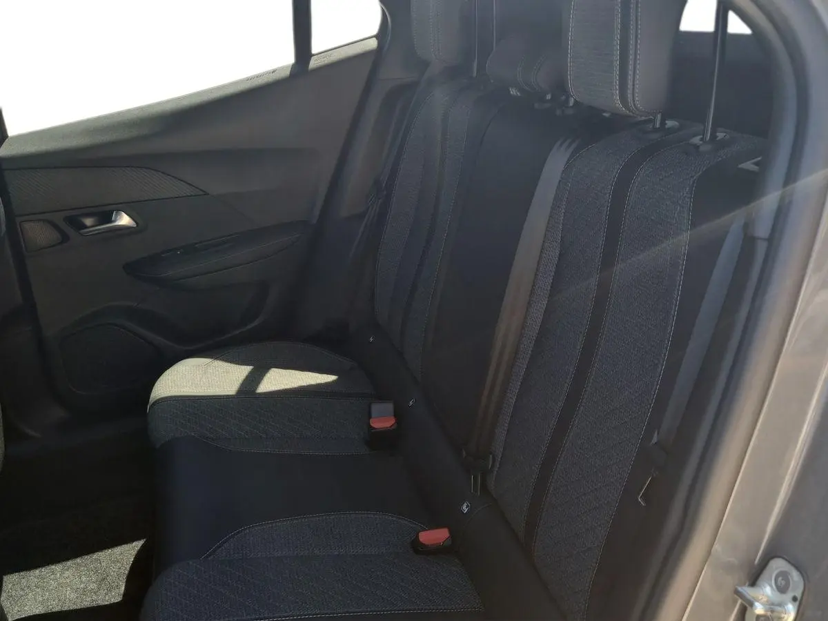 Immagine 13 Peugeot 2008