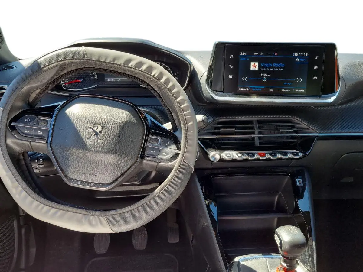 Immagine 10 Peugeot 2008