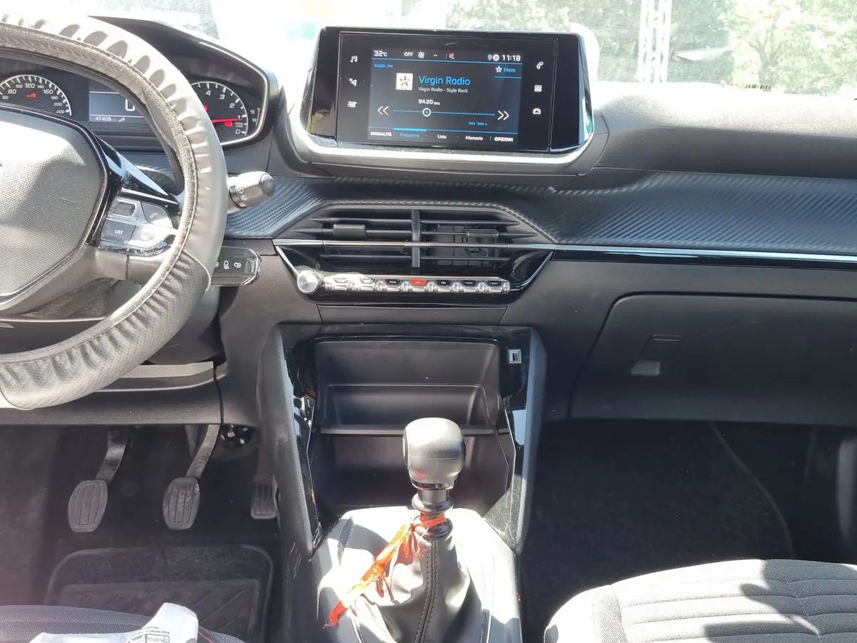 Immagine 11 Peugeot 2008