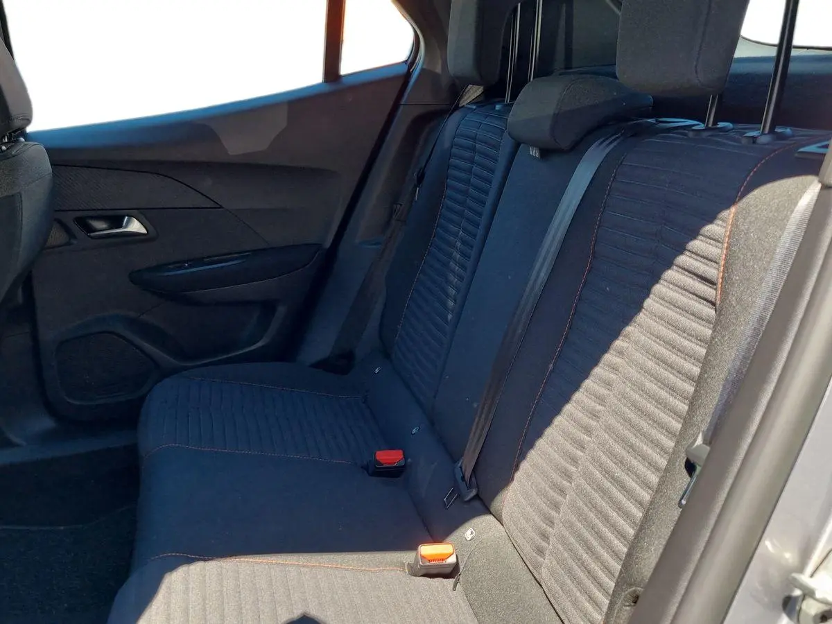 Immagine 13 Peugeot 2008