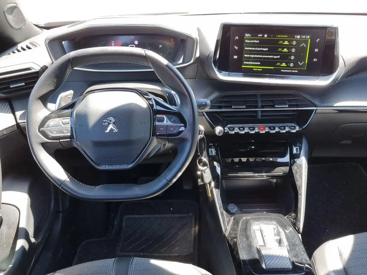 Immagine 10 Peugeot 2008