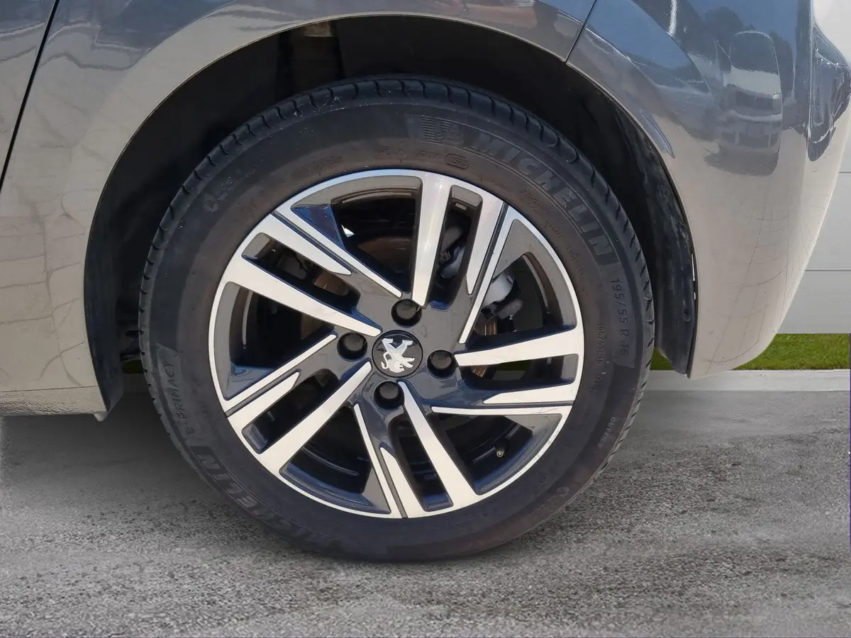 Immagine 8 Peugeot 208