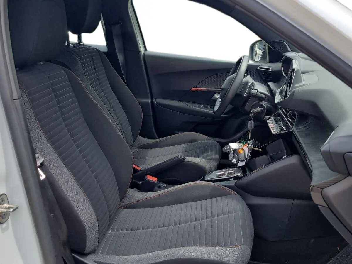 Immagine 15 Peugeot 2008
