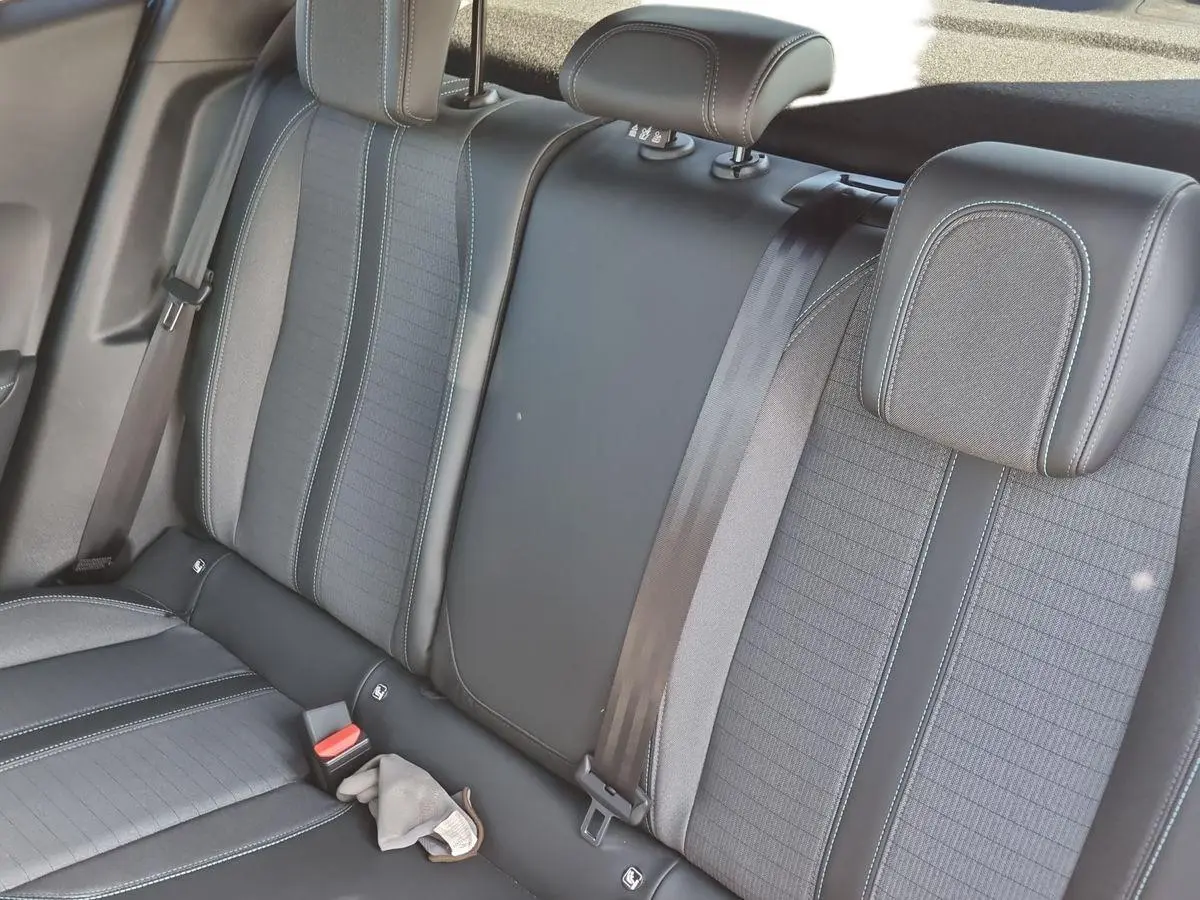 Immagine 13 Peugeot 2008