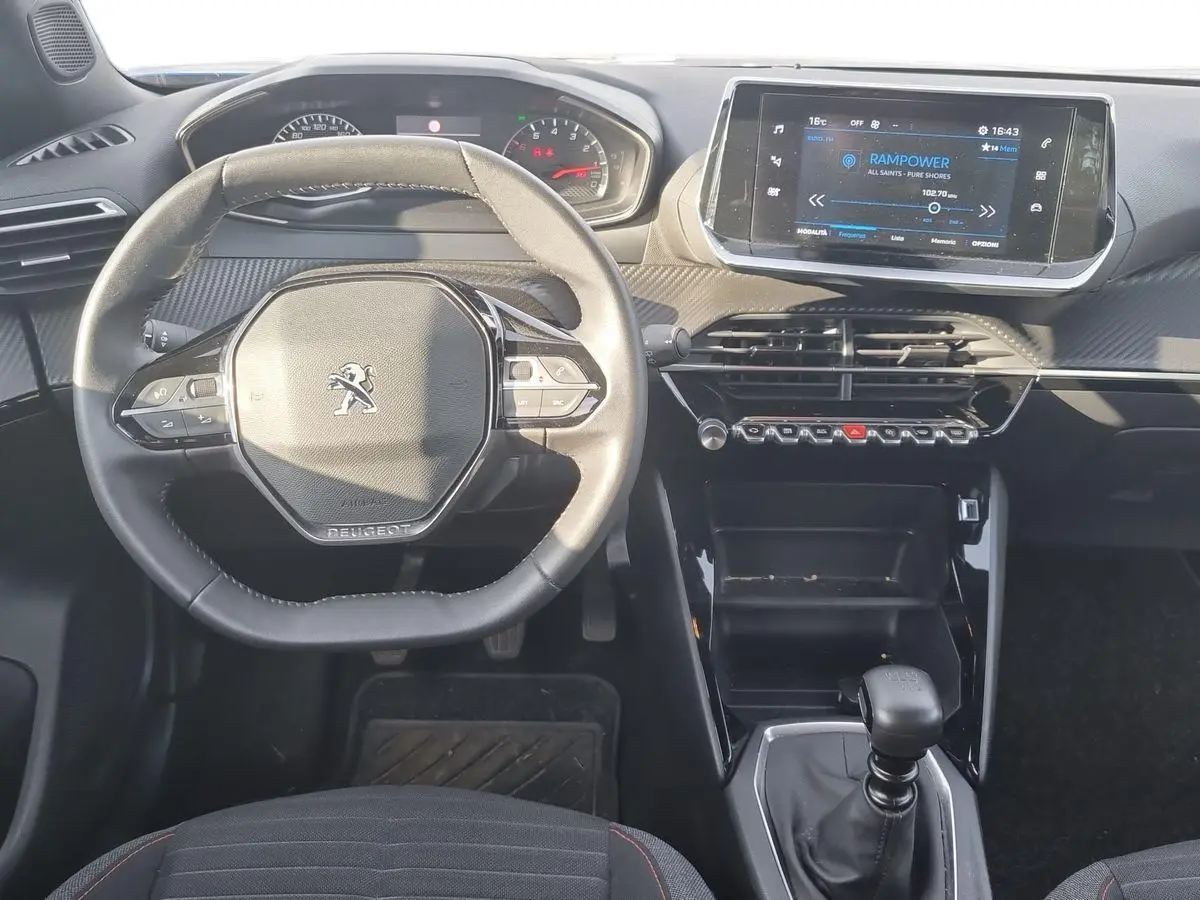 Immagine 10 Peugeot 2008