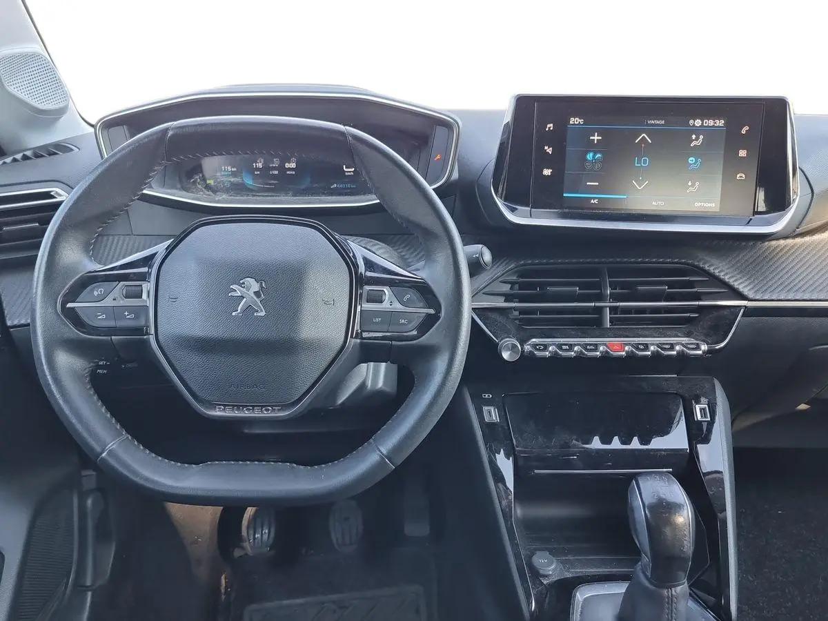 Immagine 10 Peugeot 208